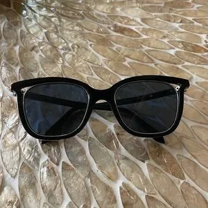 Victoria Beckham | Accessories | Victoria Beckham Cat 3 Cut  display picture 2